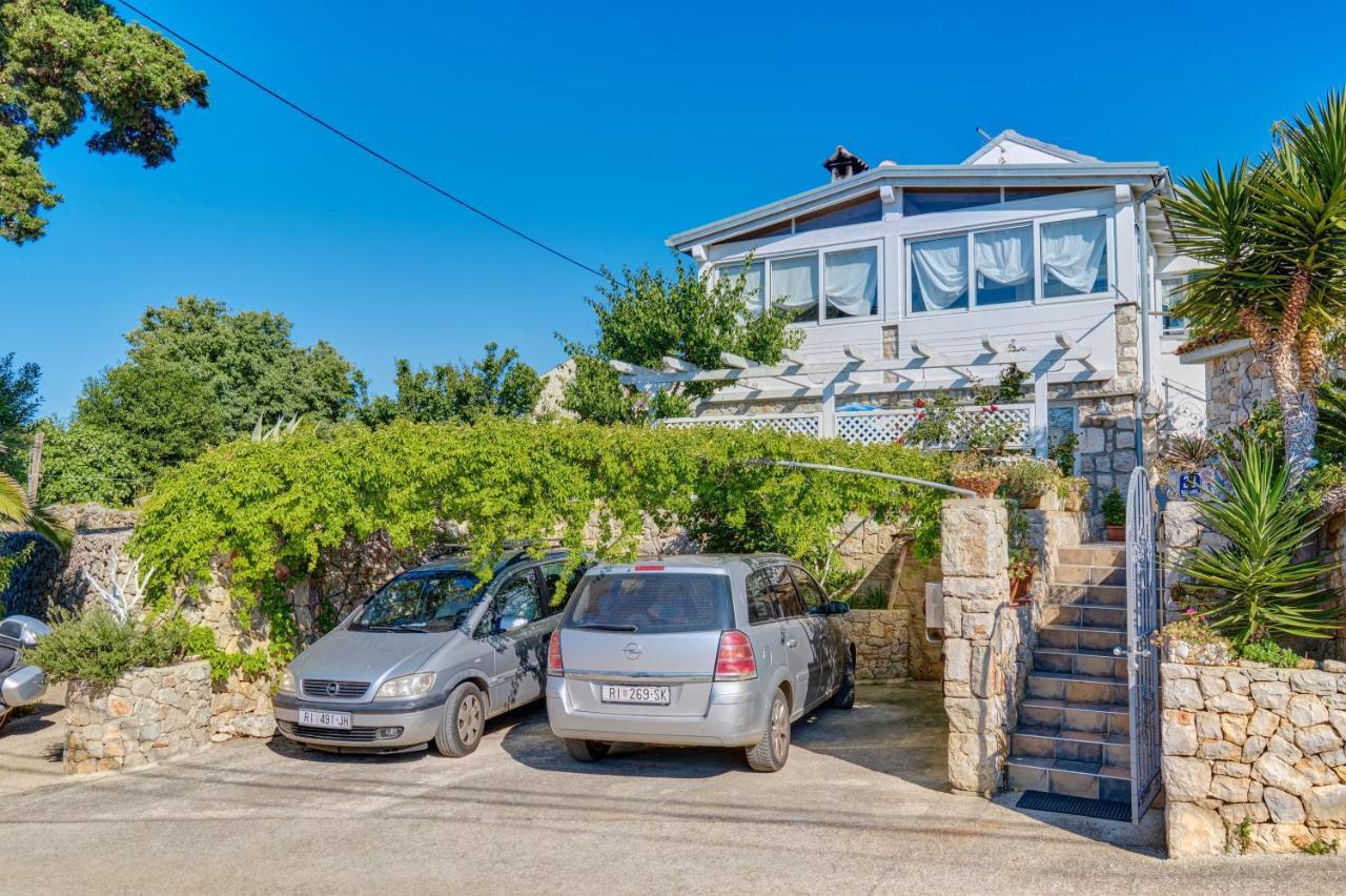 Apartment Neno - Terrace & Parking Veli Lošinj Extérieur photo