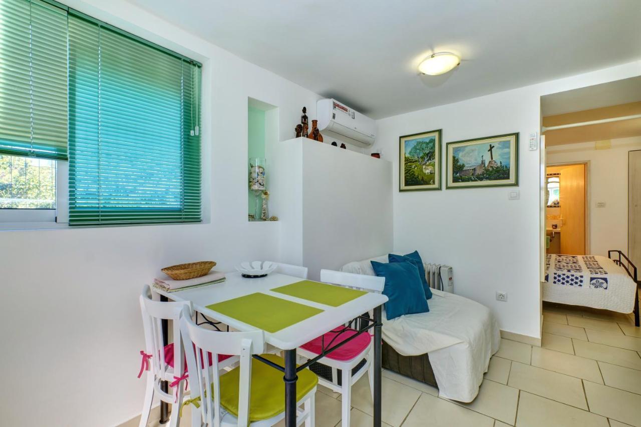 Apartment Neno - Terrace & Parking Veli Lošinj Extérieur photo