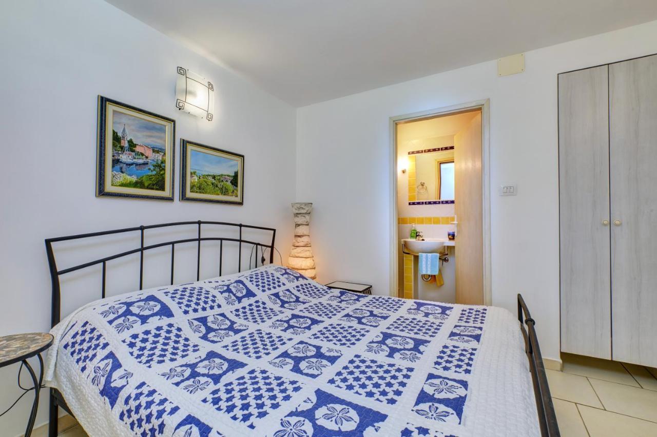 Apartment Neno - Terrace & Parking Veli Lošinj Extérieur photo
