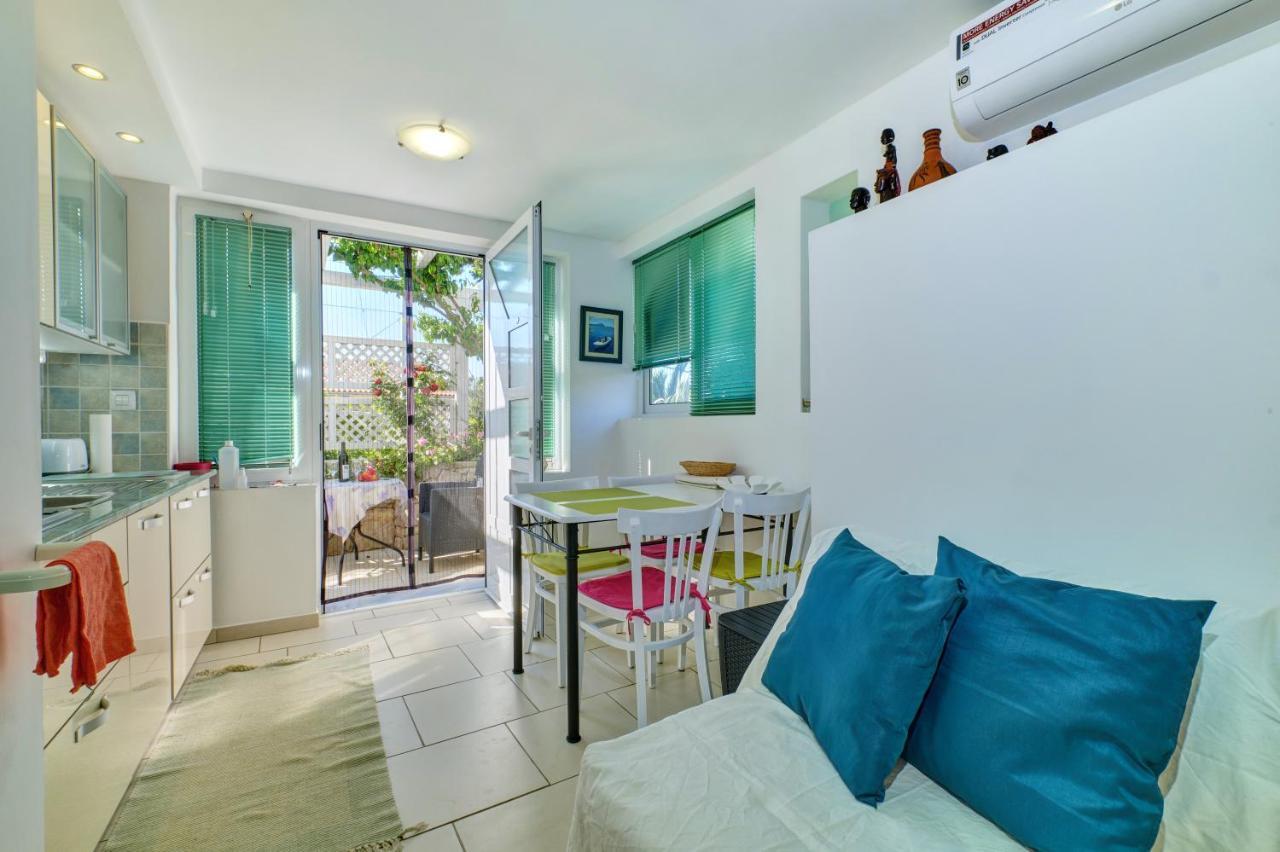 Apartment Neno - Terrace & Parking Veli Lošinj Extérieur photo