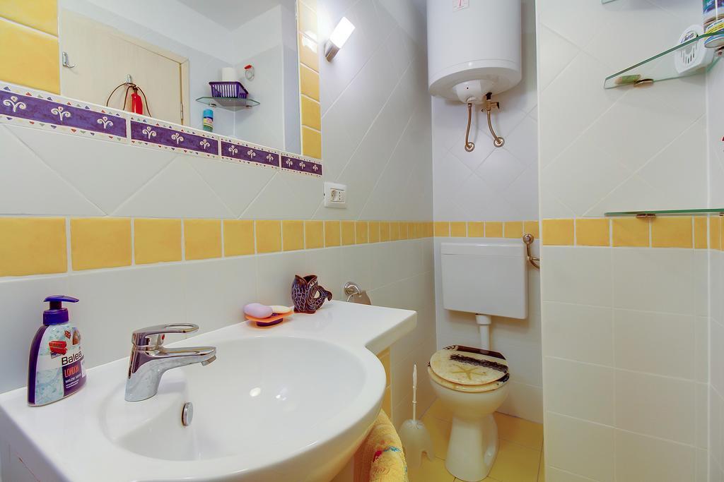 Apartment Neno - Terrace & Parking Veli Lošinj Extérieur photo