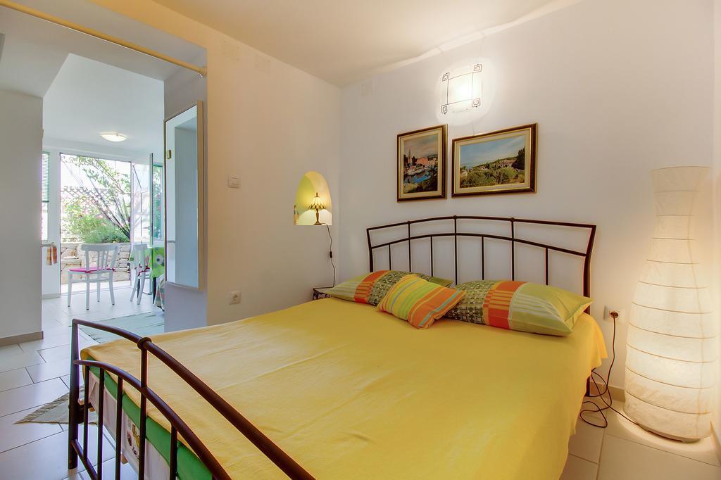 Apartment Neno - Terrace & Parking Veli Lošinj Extérieur photo