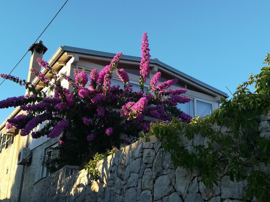 Apartment Neno - Terrace & Parking Veli Lošinj Extérieur photo