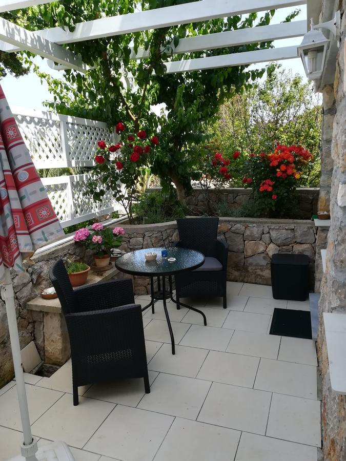 Apartment Neno - Terrace & Parking Veli Lošinj Extérieur photo
