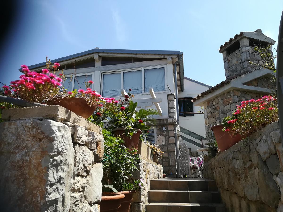 Apartment Neno - Terrace & Parking Veli Lošinj Extérieur photo