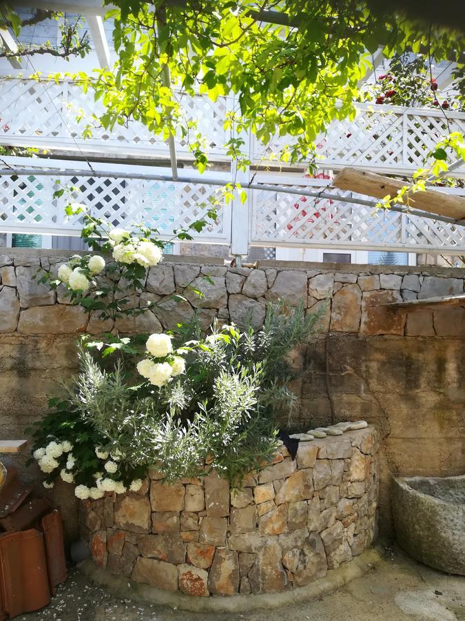 Apartment Neno - Terrace & Parking Veli Lošinj Extérieur photo